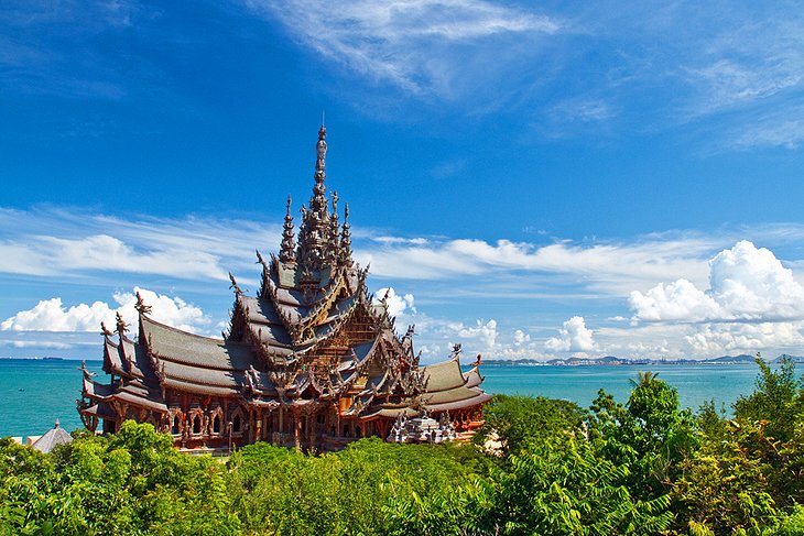 https://mdw-travel-data-us-east-1.s3.amazonaws.com/img/country/Thailand/Pattaya-Park-Tower/img_02.jpg