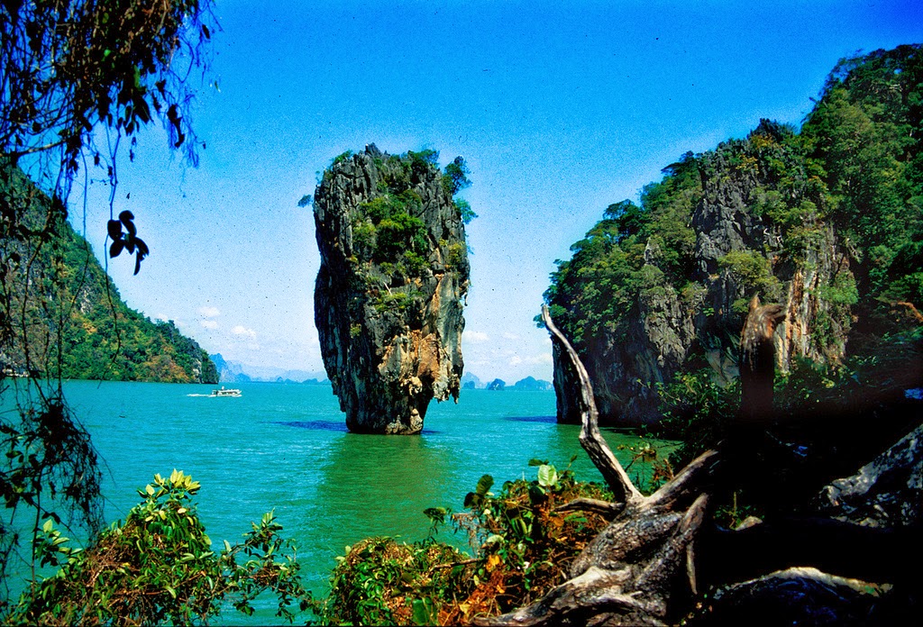 https://mdw-travel-data-us-east-1.s3.amazonaws.com/img/country/Thailand/Phang-Nga-Bay/img_01.jpg