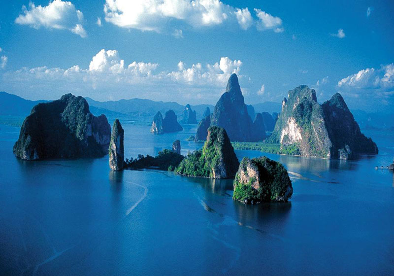 https://mdw-travel-data-us-east-1.s3.amazonaws.com/img/country/Thailand/Phang-Nga-Bay/img_02.jpg