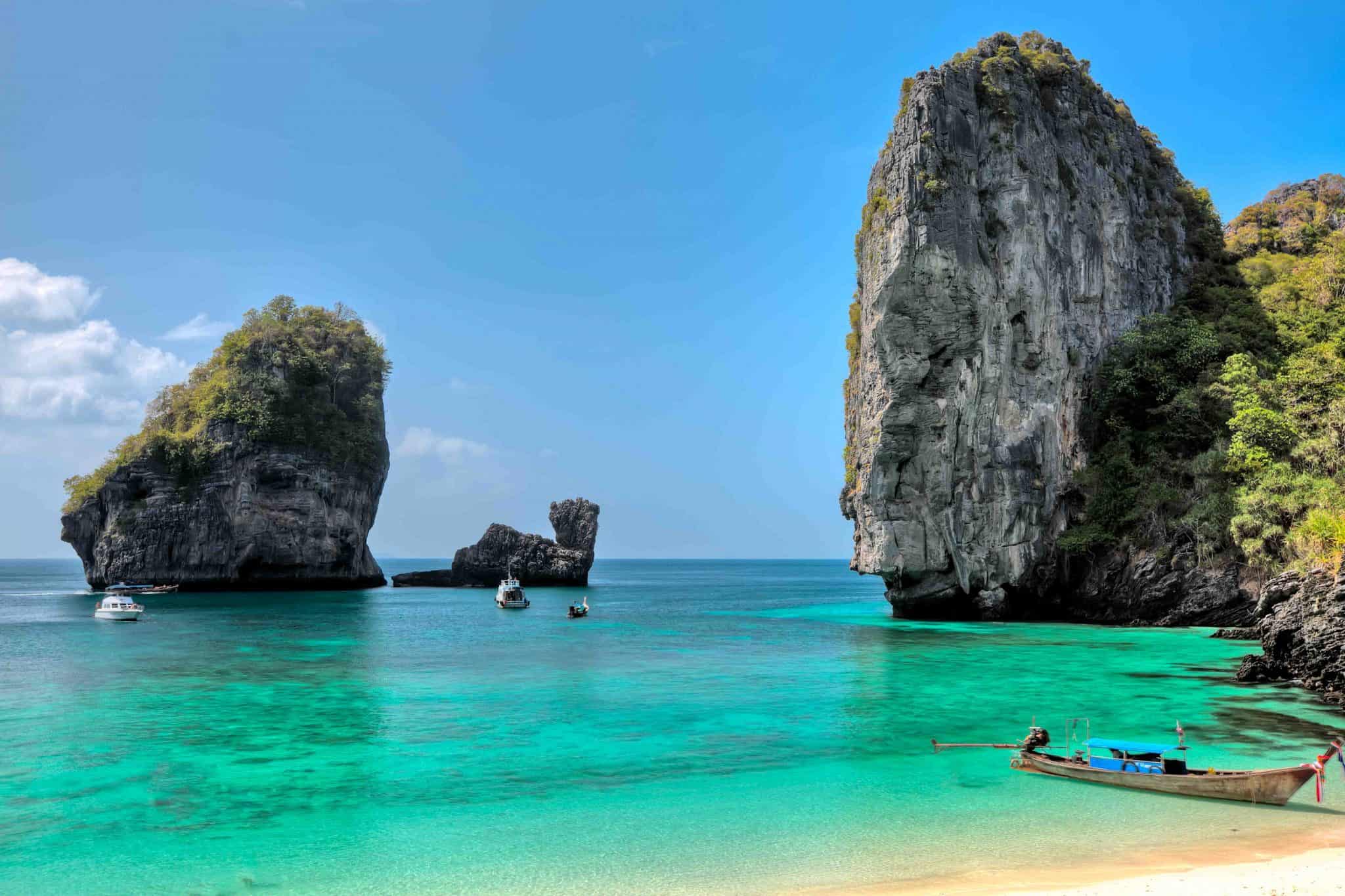 https://mdw-travel-data-us-east-1.s3.amazonaws.com/img/country/Thailand/Phi-Phi-Islands/img_05.jpg