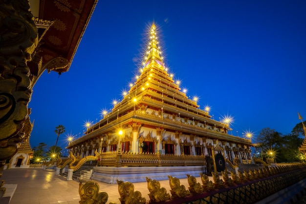 https://mdw-travel-data-us-east-1.s3.amazonaws.com/img/country/Thailand/Phra-Mahathat-Kaen-Nakhon/img_01.jpg