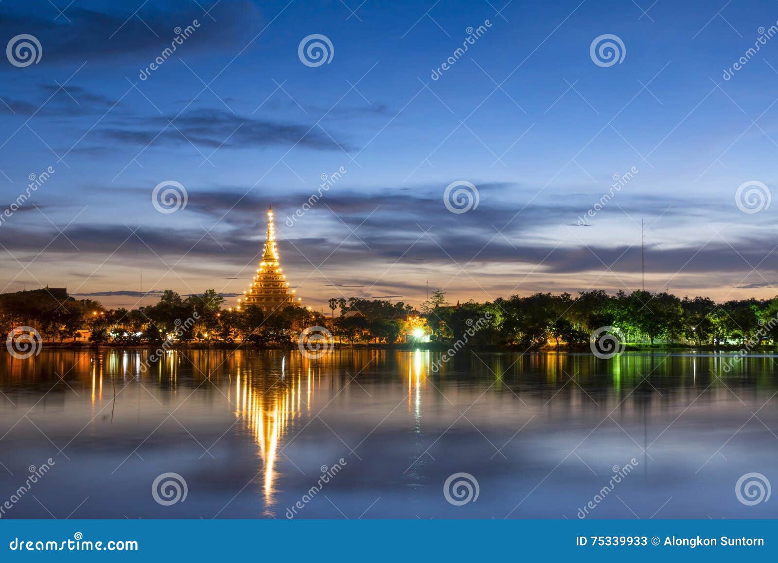 https://mdw-travel-data-us-east-1.s3.amazonaws.com/img/country/Thailand/Phra-Mahathat-Kaen-Nakhon/img_03.jpg