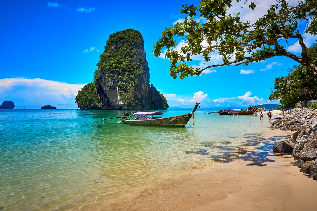 https://mdw-travel-data-us-east-1.s3.amazonaws.com/img/country/Thailand/Phra-Nang-Cave/img_01.jpg