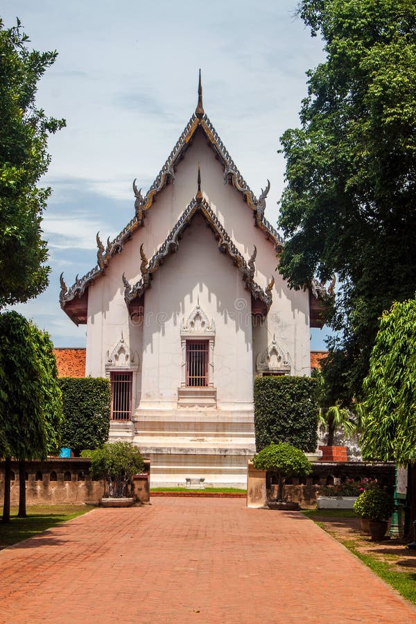 https://mdw-travel-data-us-east-1.s3.amazonaws.com/img/country/Thailand/Phra-Narai-Ratchaniwet/img_01.jpg