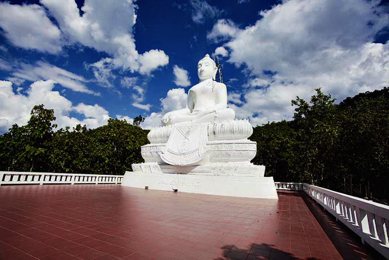 https://mdw-travel-data-us-east-1.s3.amazonaws.com/img/country/Thailand/Phra-That-Mae-Yen-Temple/img_01.jpg