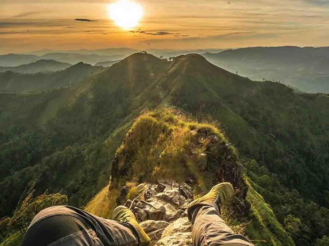 https://mdw-travel-data-us-east-1.s3.amazonaws.com/img/country/Thailand/Phu-Pha-Lom-National-Park/img_01.jpg