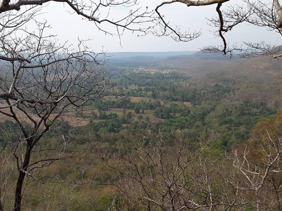 https://mdw-travel-data-us-east-1.s3.amazonaws.com/img/country/Thailand/Phu-Pha-Yon-National-Park/img_02.jpg