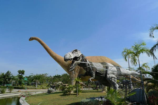 https://mdw-travel-data-us-east-1.s3.amazonaws.com/img/country/Thailand/Phu-Wiang-Dinosaur-Museum/img_02.jpg