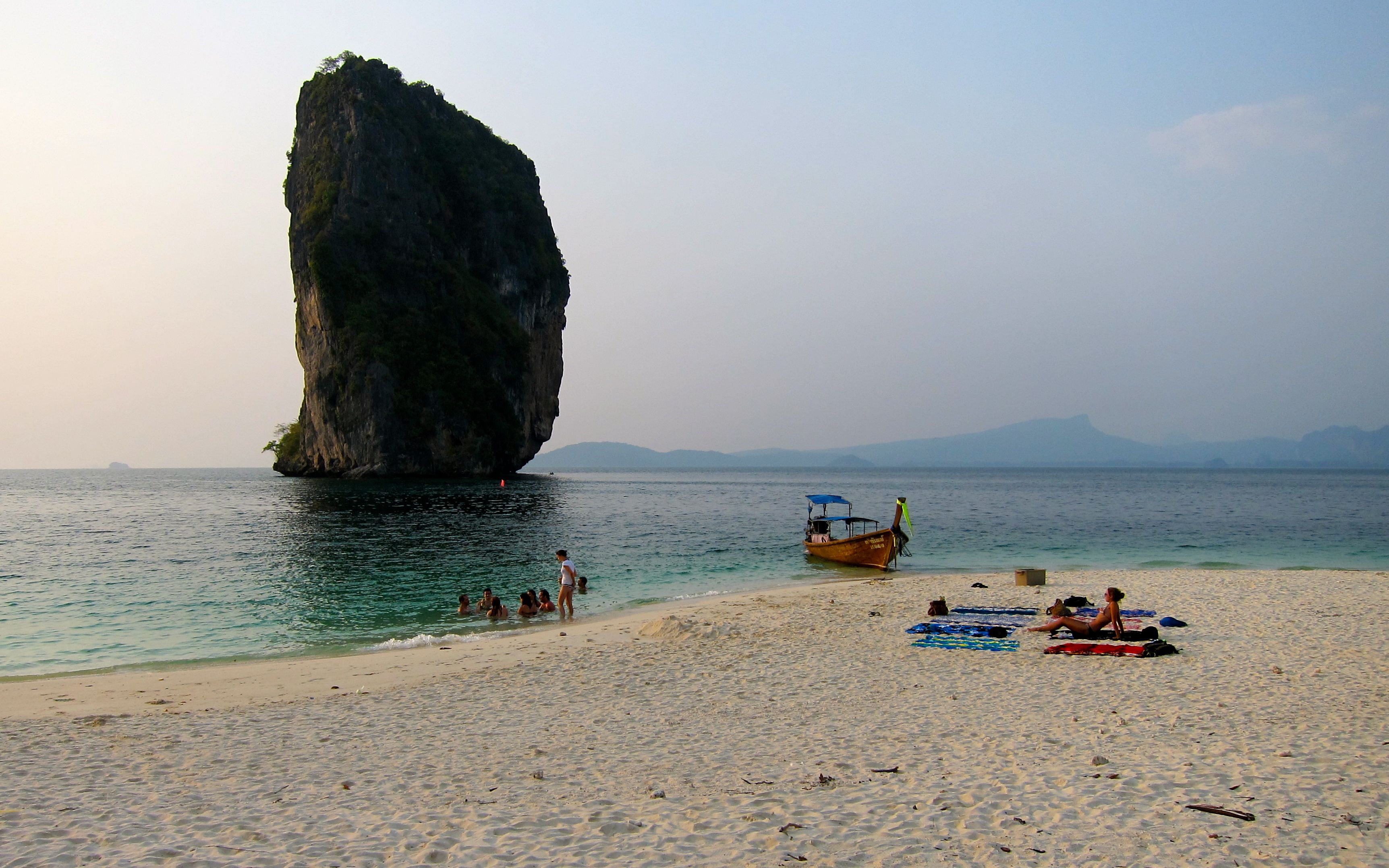 https://mdw-travel-data-us-east-1.s3.amazonaws.com/img/country/Thailand/Pranang-Longtail-Boat-Tours/img_01.jpg