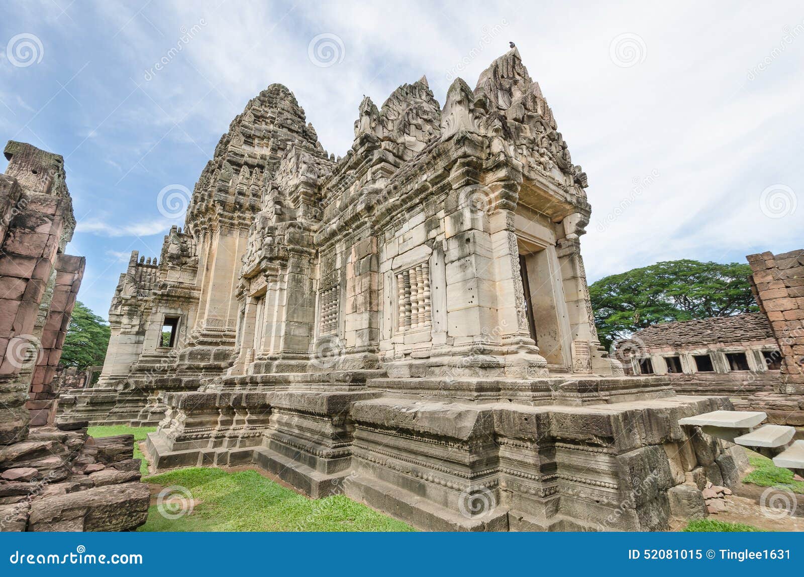 https://mdw-travel-data-us-east-1.s3.amazonaws.com/img/country/Thailand/Prasat-Hin-Phimai/img_03.jpg