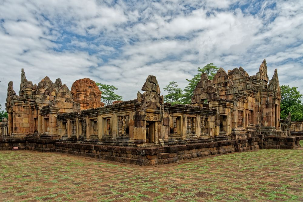 https://mdw-travel-data-us-east-1.s3.amazonaws.com/img/country/Thailand/Prasat-Muang-Singh/img_03.jpg