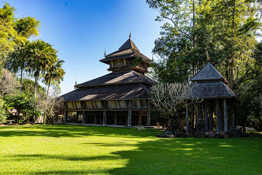 https://mdw-travel-data-us-east-1.s3.amazonaws.com/img/country/Thailand/Rai-Mae-Fah-Luang-Art-and-Cultural-Park/img_02.jpg