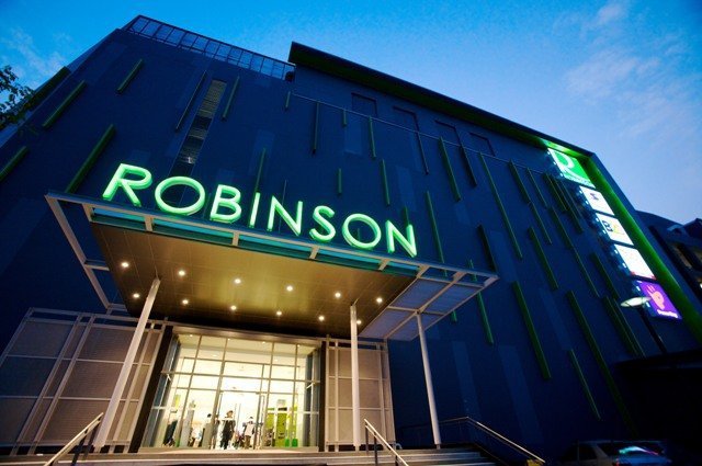 https://mdw-travel-data-us-east-1.s3.amazonaws.com/img/country/Thailand/Robinson-Department-Store/img_02.jpg