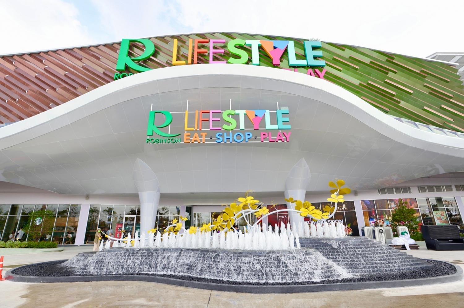 https://mdw-travel-data-us-east-1.s3.amazonaws.com/img/country/Thailand/Robinson-Lifestyle-Rattanathibet/img_03.jpg