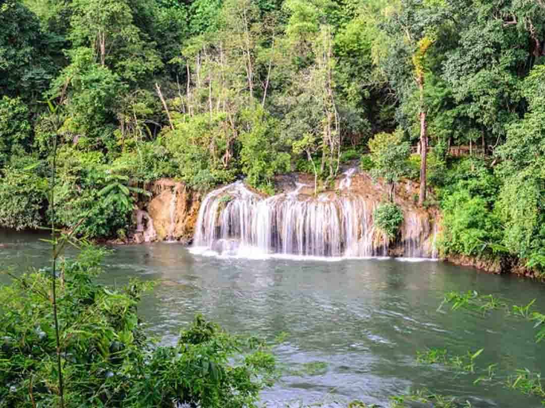 https://mdw-travel-data-us-east-1.s3.amazonaws.com/img/country/Thailand/Sai-Yok-National-Park/img_01.jpg
