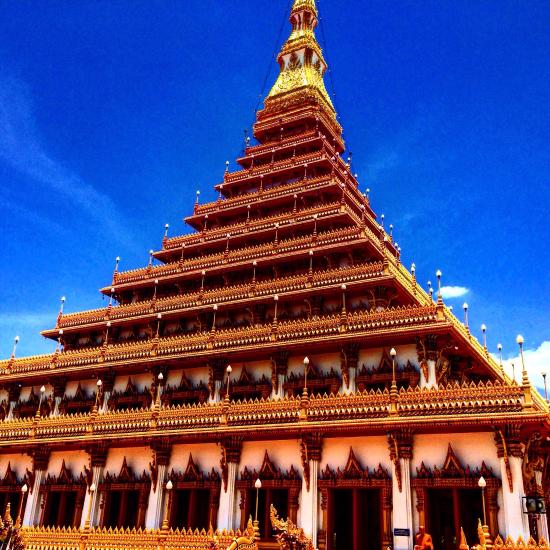 https://mdw-travel-data-us-east-1.s3.amazonaws.com/img/country/Thailand/Salap-Khok-Phi/img_01.jpg