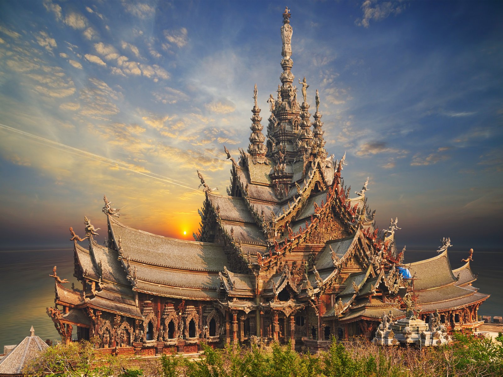 https://mdw-travel-data-us-east-1.s3.amazonaws.com/img/country/Thailand/Sanctuary-of-Truth/img_00.jpg