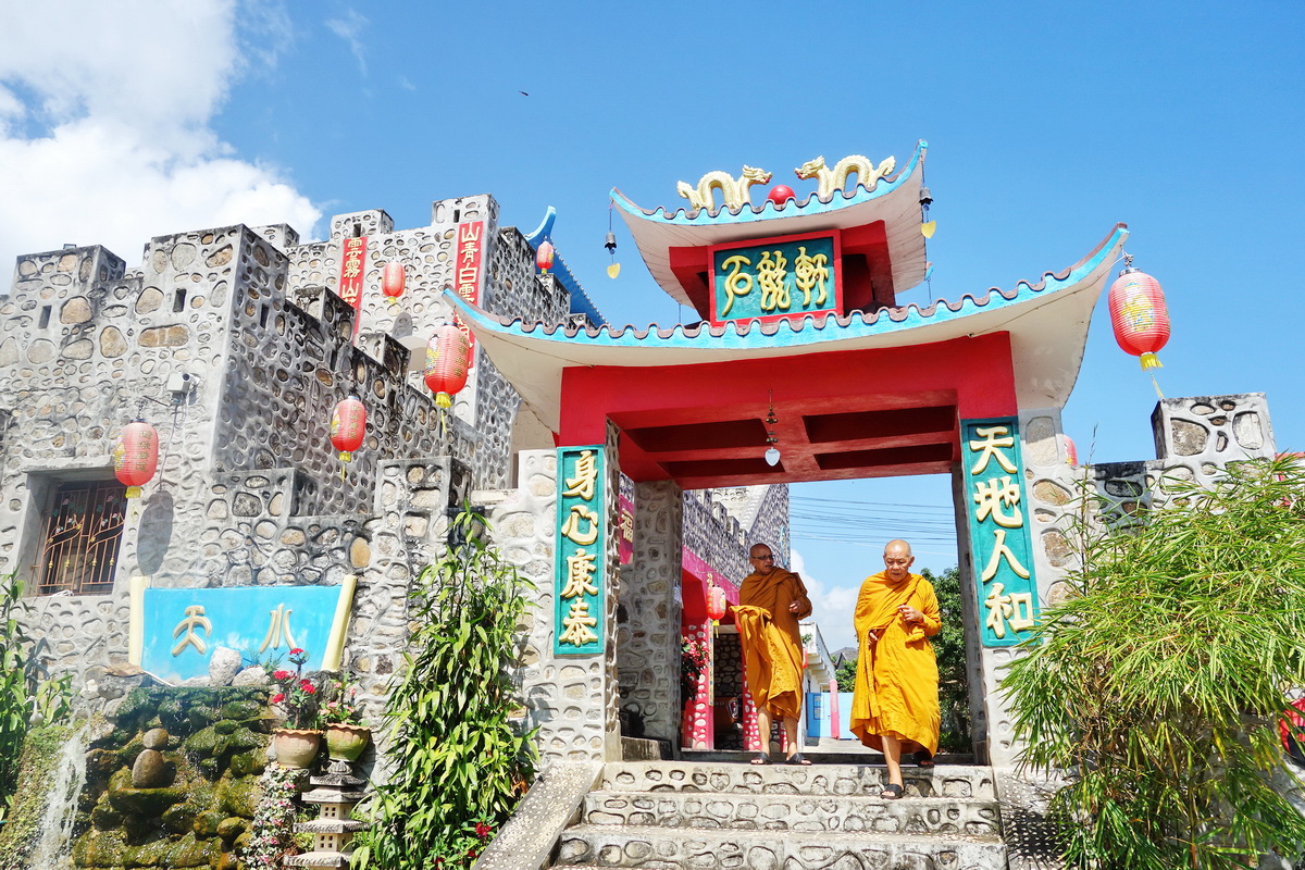 https://mdw-travel-data-us-east-1.s3.amazonaws.com/img/country/Thailand/Santichon-Chinese-Village/img_01.jpg