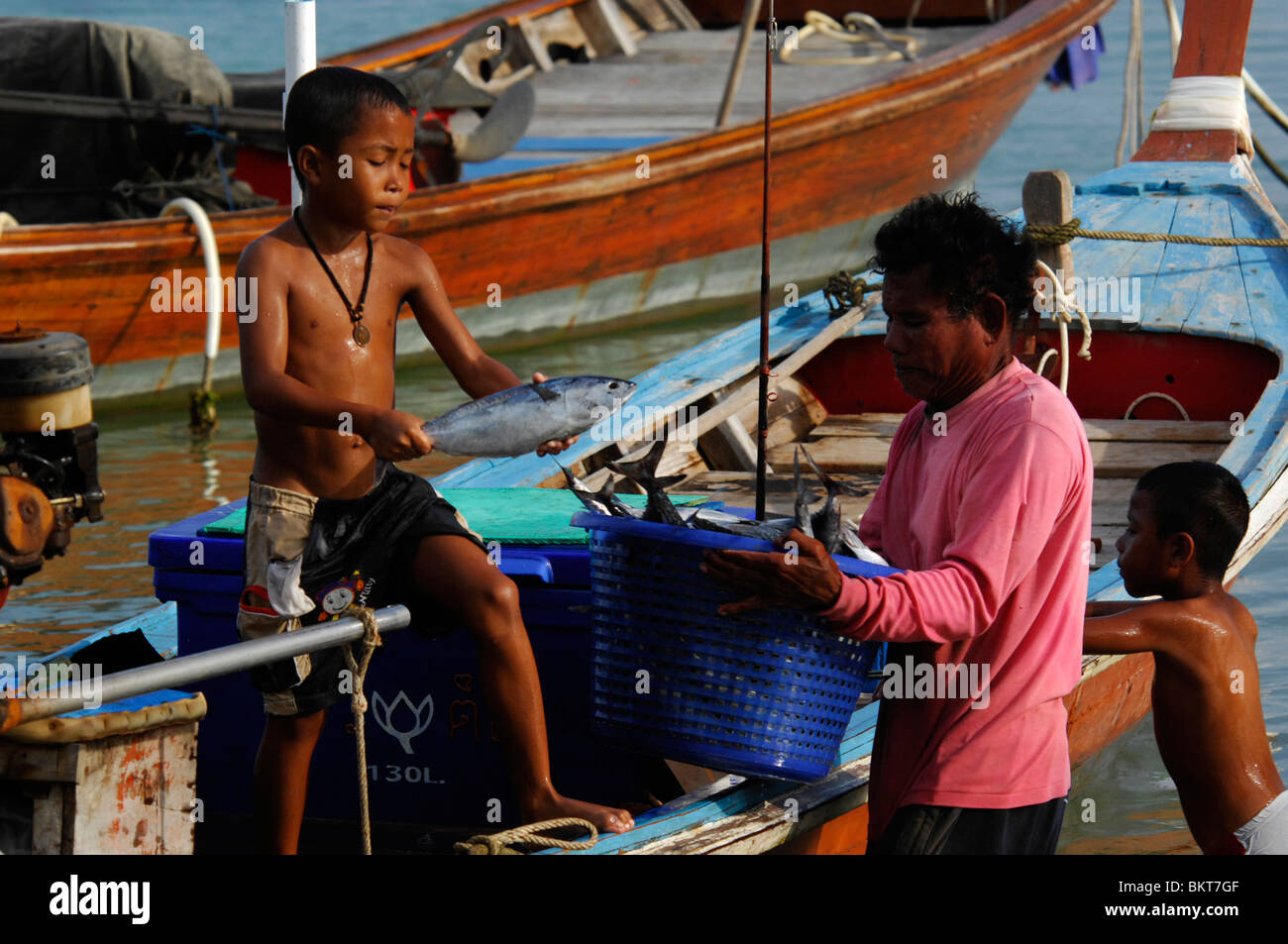 https://mdw-travel-data-us-east-1.s3.amazonaws.com/img/country/Thailand/Sea-Gypsy-Village/img_02.jpg