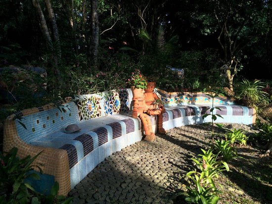 https://mdw-travel-data-us-east-1.s3.amazonaws.com/img/country/Thailand/Secret-Art-Garden/img_03.jpg