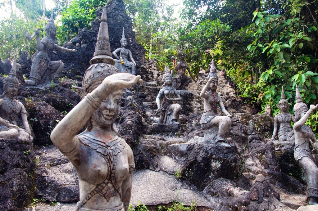 https://mdw-travel-data-us-east-1.s3.amazonaws.com/img/country/Thailand/Secret-Buddha-Garden-Highlights-of-Samui-Island/img_03.jpg