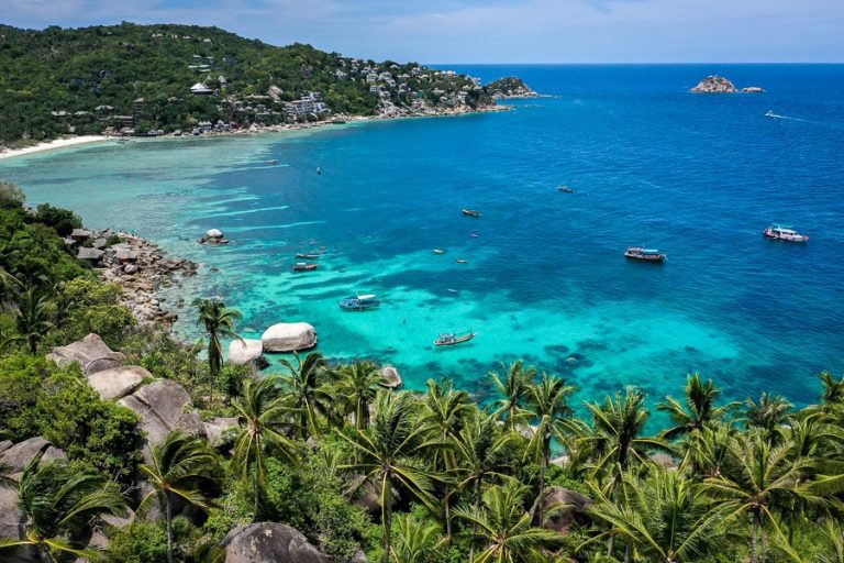https://mdw-travel-data-us-east-1.s3.amazonaws.com/img/country/Thailand/Shark-Bay/img_03.jpg