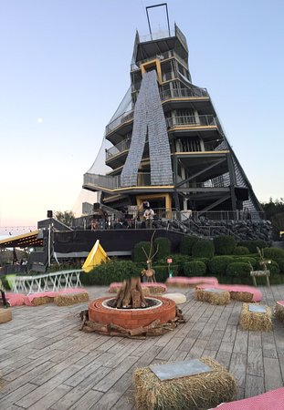 https://mdw-travel-data-us-east-1.s3.amazonaws.com/img/country/Thailand/Singha-Park/img_03.jpg