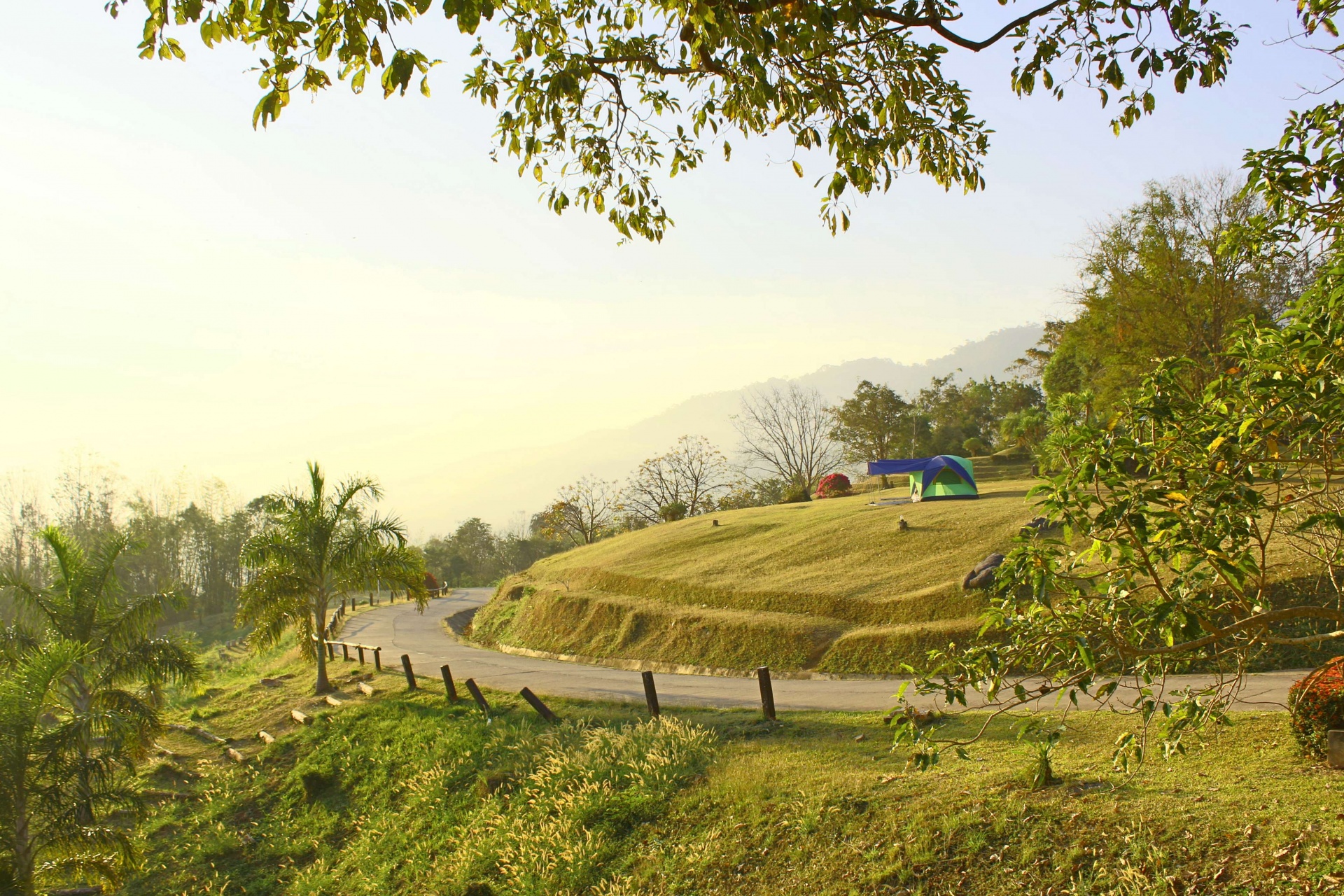 https://mdw-travel-data-us-east-1.s3.amazonaws.com/img/country/Thailand/Sri-Nan-National-Park/img_03.jpg