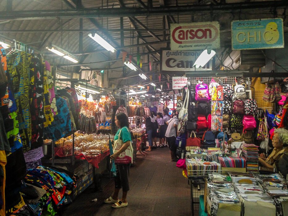 https://mdw-travel-data-us-east-1.s3.amazonaws.com/img/country/Thailand/Sri-Nonthaburi-Market/img_03.jpg