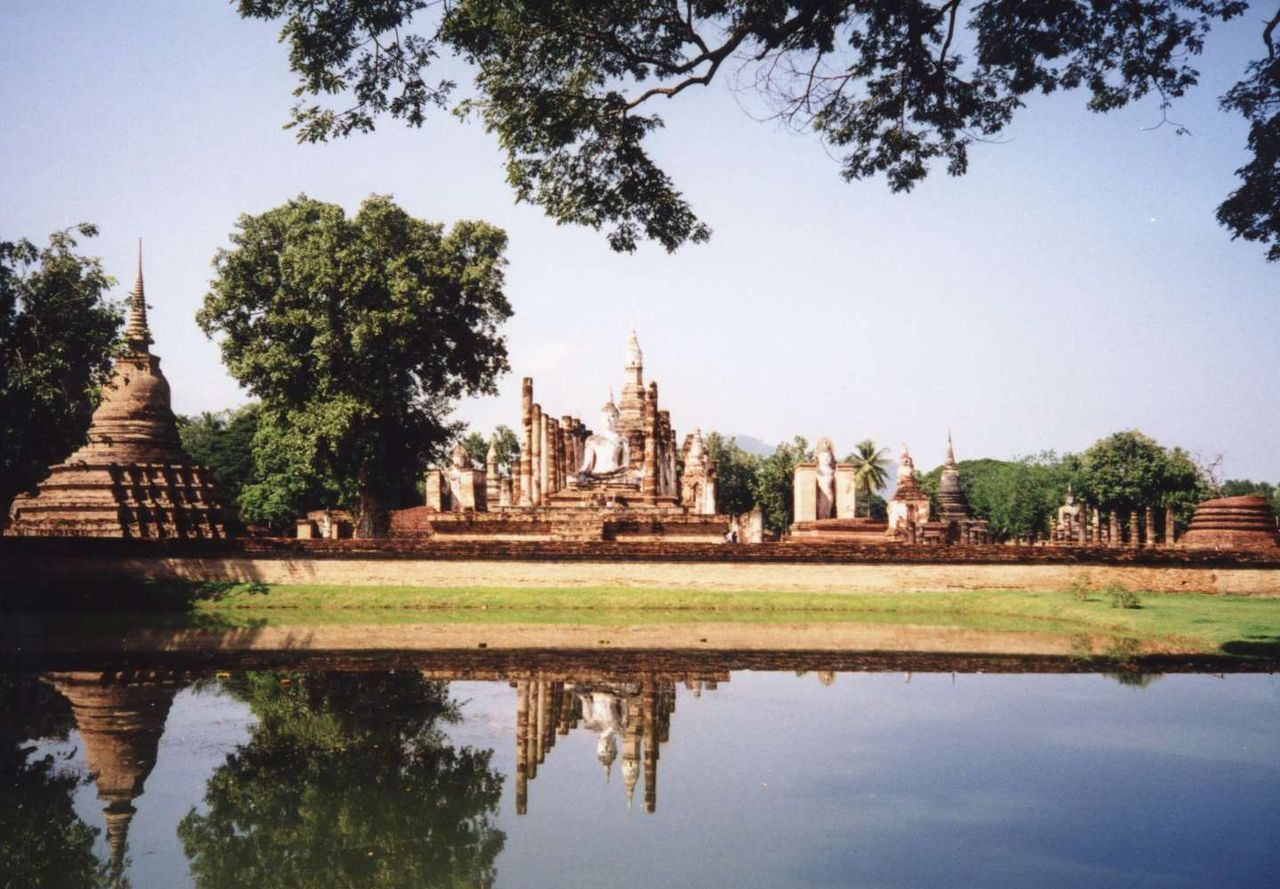 https://mdw-travel-data-us-east-1.s3.amazonaws.com/img/country/Thailand/Sukhothai-Historical-Park/img_01.jpg