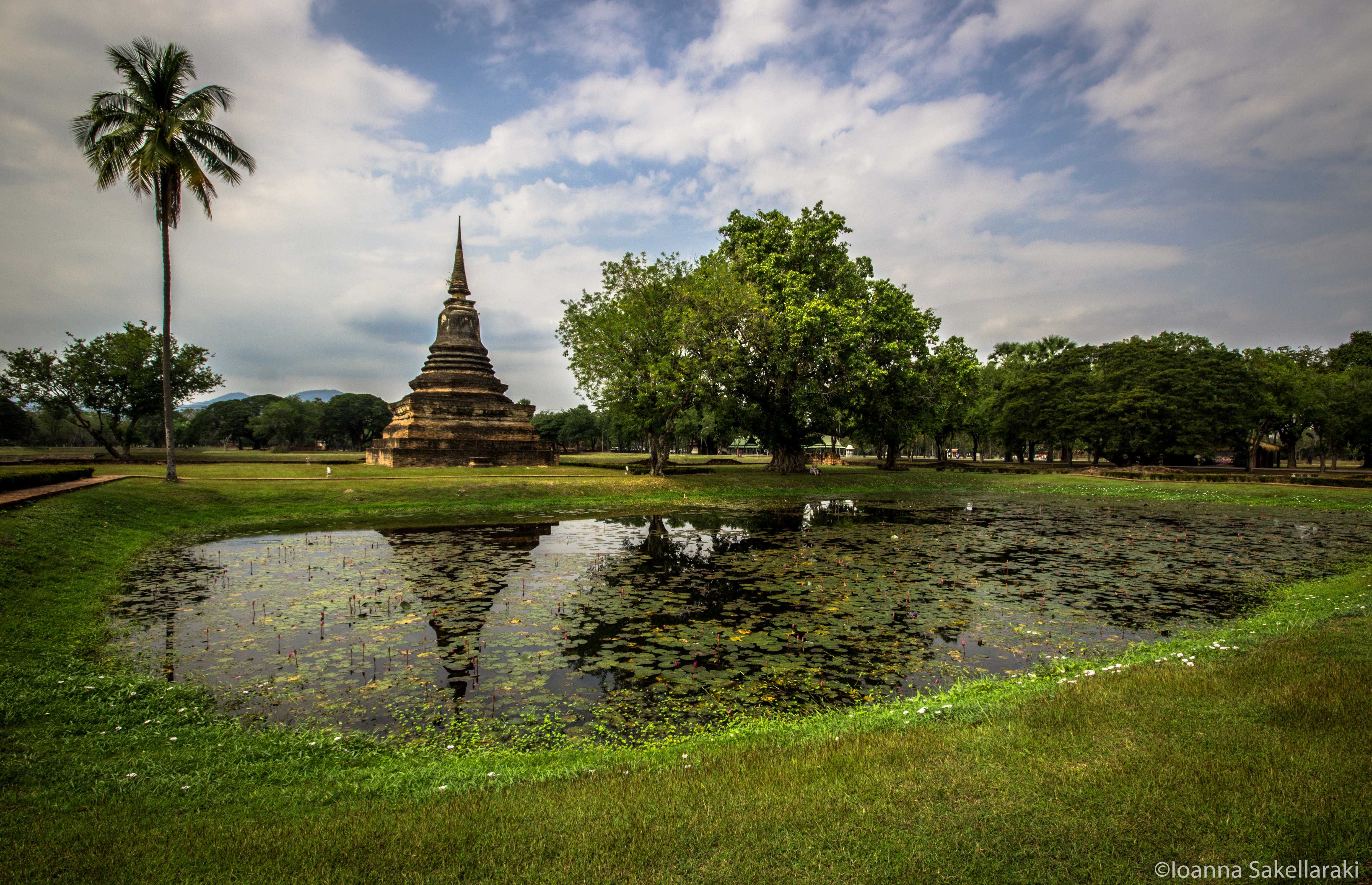https://mdw-travel-data-us-east-1.s3.amazonaws.com/img/country/Thailand/Sukhothai-Historical-Park/img_03.jpg