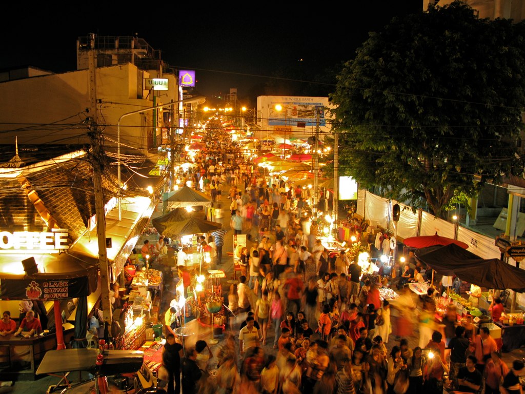 https://mdw-travel-data-us-east-1.s3.amazonaws.com/img/country/Thailand/Sunday-Walking-Street/img_01.jpg