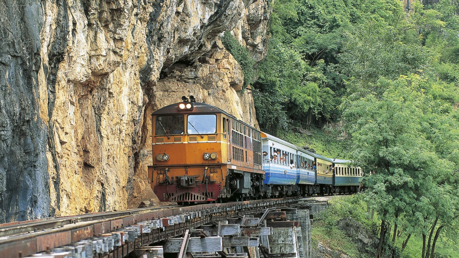 https://mdw-travel-data-us-east-1.s3.amazonaws.com/img/country/Thailand/Thai-Burma-Death-Railway-Railway-Centre/img_00.jpg
