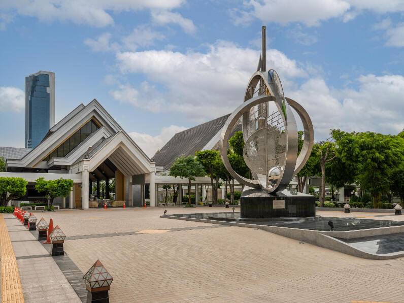 https://mdw-travel-data-us-east-1.s3.amazonaws.com/img/country/Thailand/Thai-Chinese-Cultural-Center/img_02.jpg
