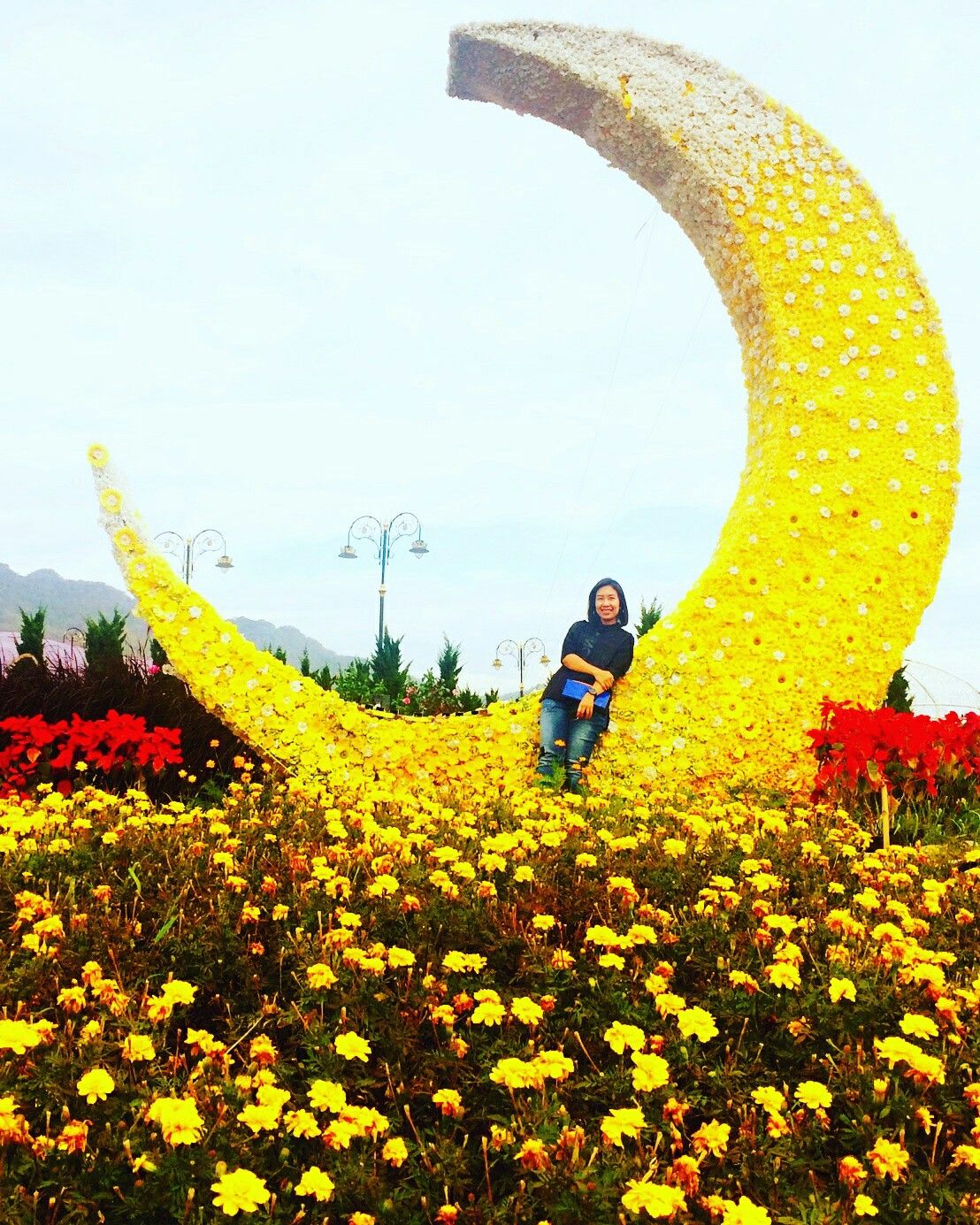 https://mdw-travel-data-us-east-1.s3.amazonaws.com/img/country/Thailand/The-Bloom/img_00.jpg