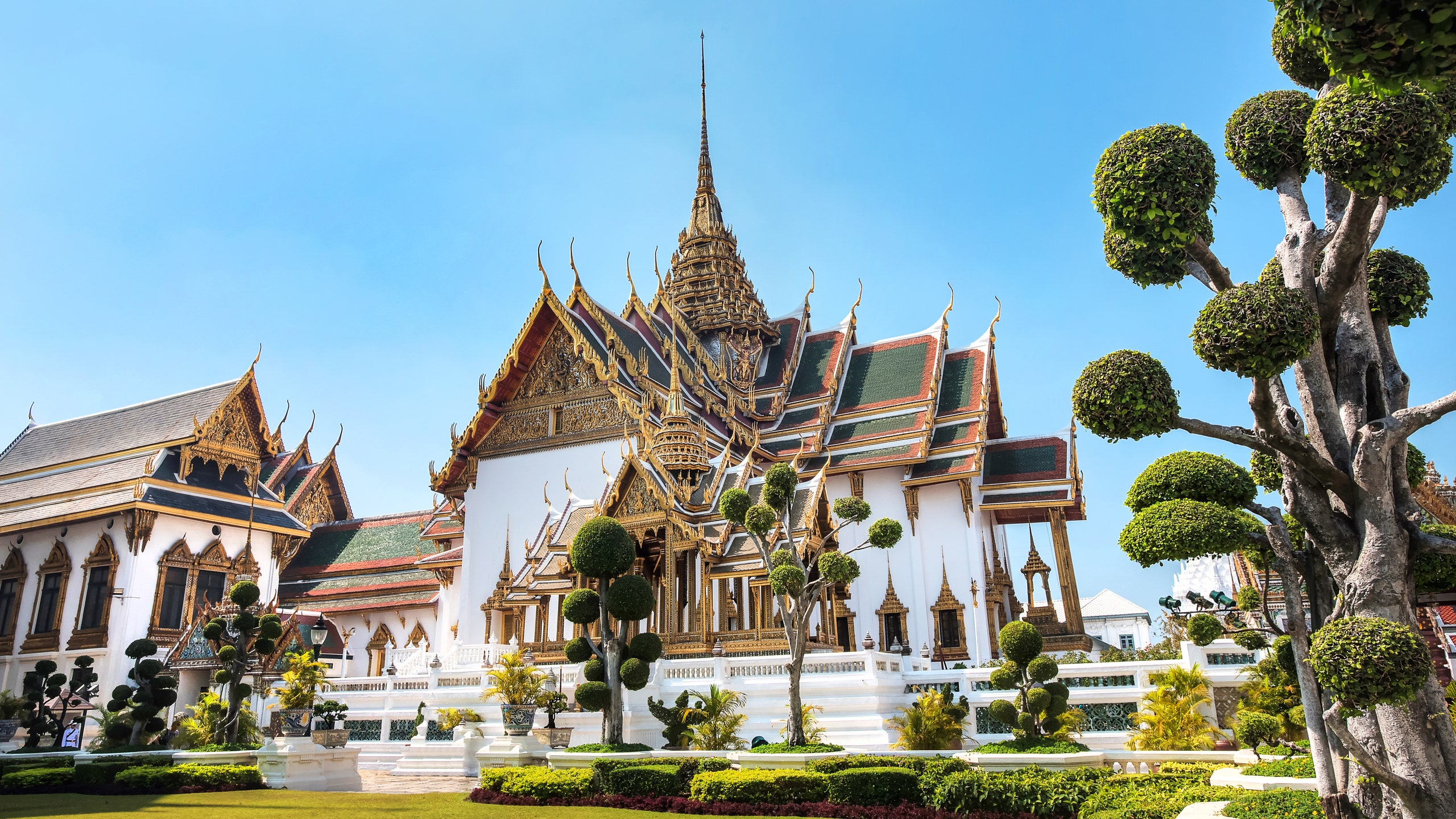 https://mdw-travel-data-us-east-1.s3.amazonaws.com/img/country/Thailand/The-Grand-Palace/img_00.jpg
