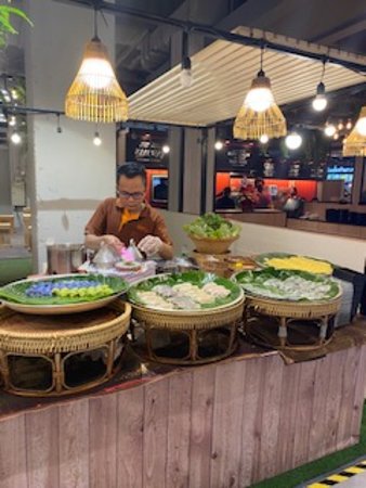 https://mdw-travel-data-us-east-1.s3.amazonaws.com/img/country/Thailand/The-Mall-Ngamwongwan/img_02.jpg