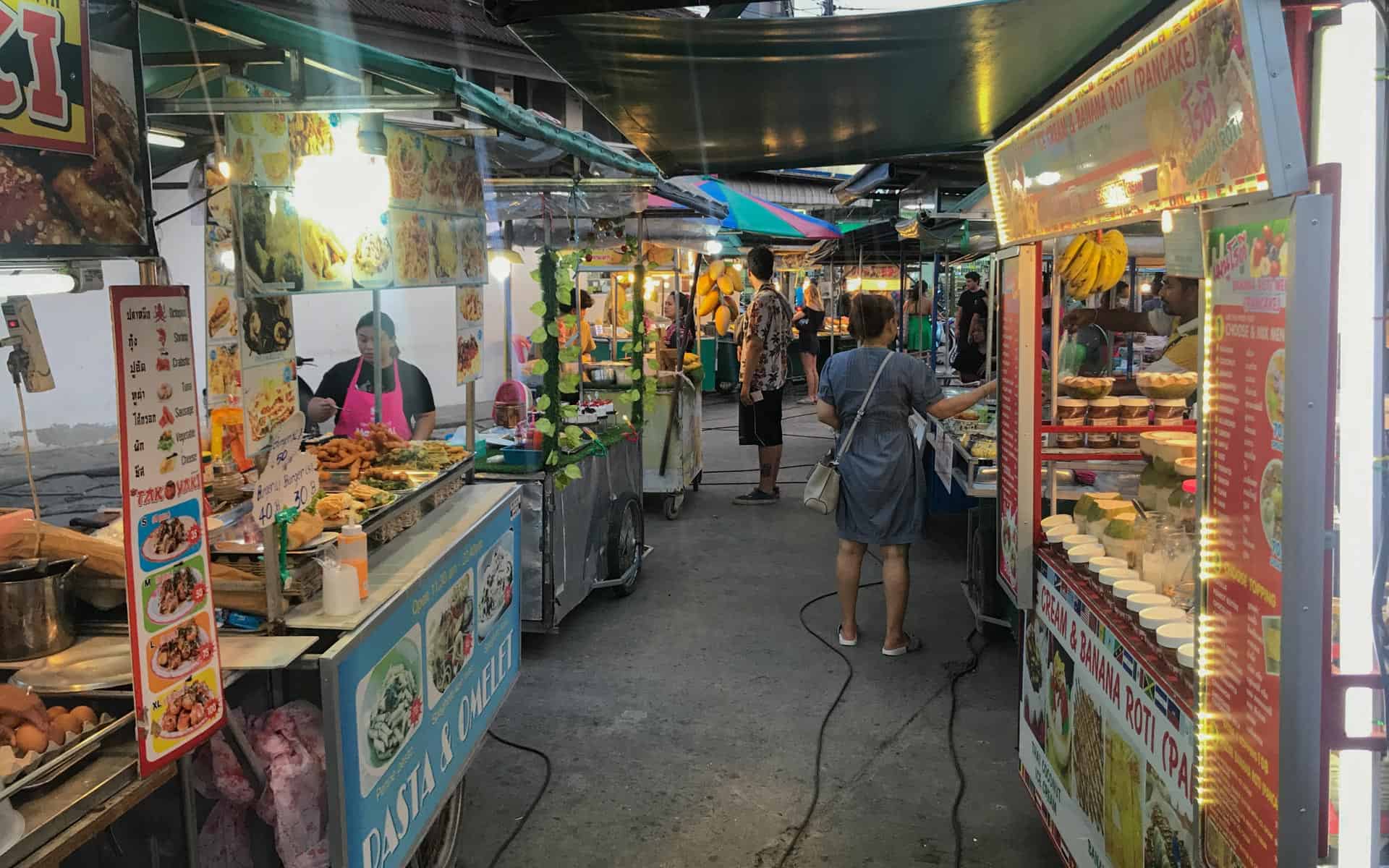 https://mdw-travel-data-us-east-1.s3.amazonaws.com/img/country/Thailand/Thong-Sala-Night-Market/img_01.jpg