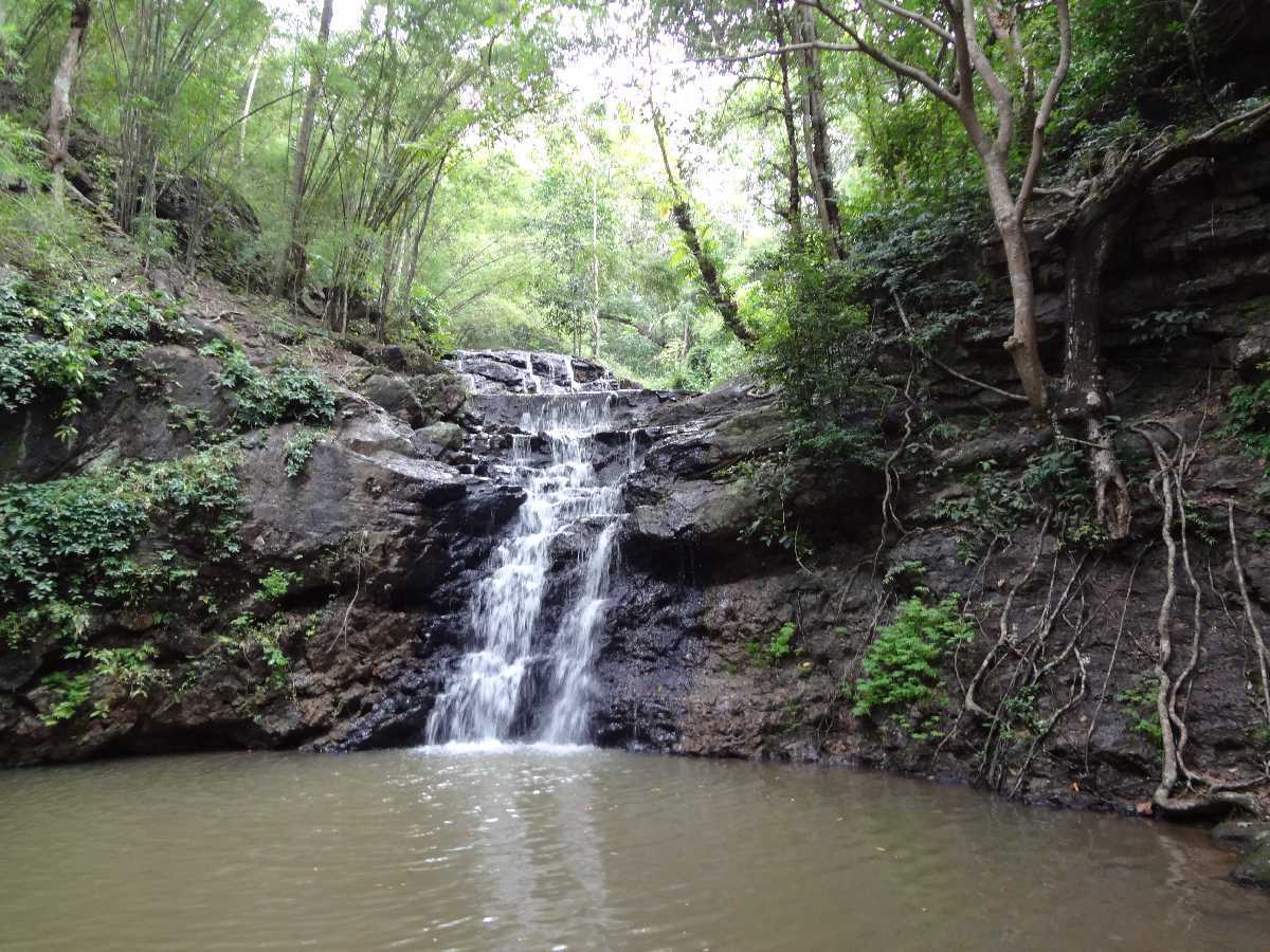 https://mdw-travel-data-us-east-1.s3.amazonaws.com/img/country/Thailand/Ton-Sai-Waterfall/img_01.jpg