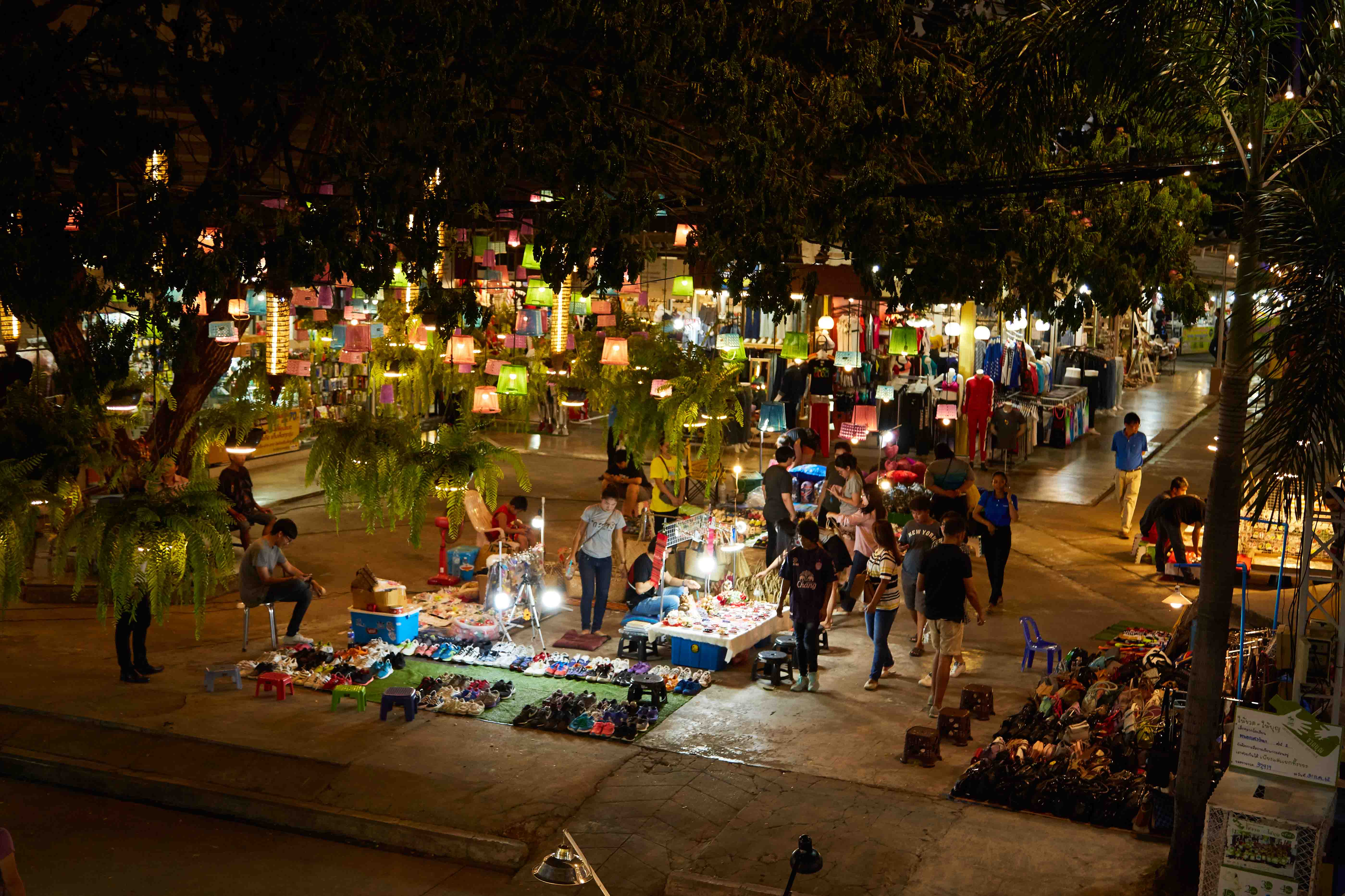 https://mdw-travel-data-us-east-1.s3.amazonaws.com/img/country/Thailand/Ton-Tann-Market/img_00.jpg