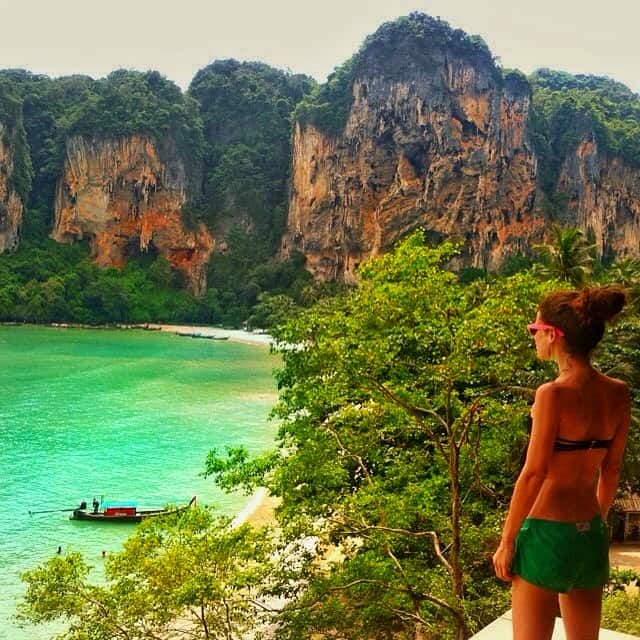 https://mdw-travel-data-us-east-1.s3.amazonaws.com/img/country/Thailand/Tonsai-Beach/img_03.jpg