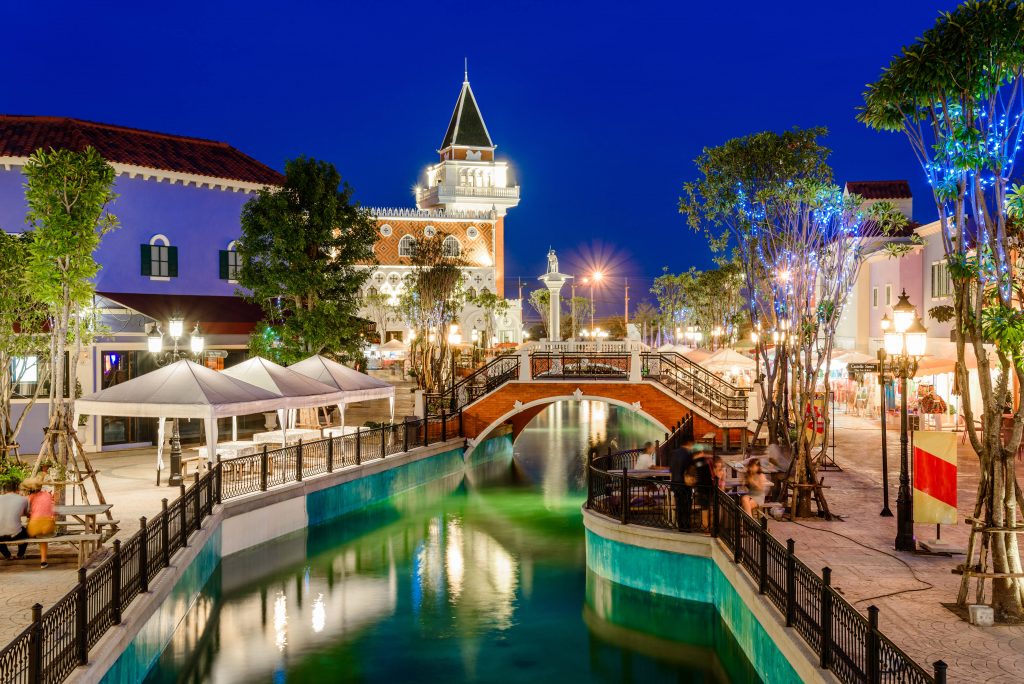 https://mdw-travel-data-us-east-1.s3.amazonaws.com/img/country/Thailand/Venezia-Hua-Hin/img_02.jpg