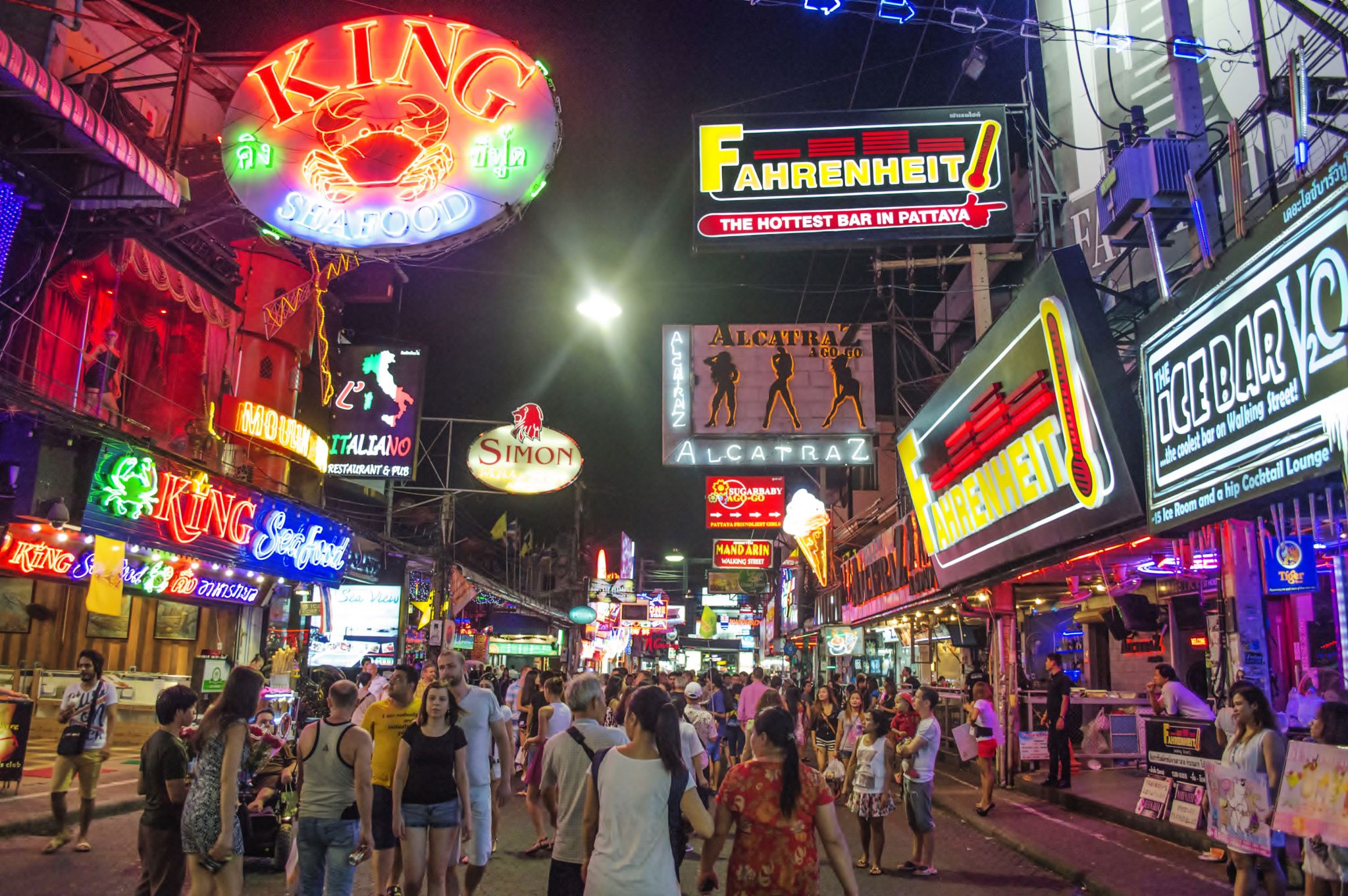 https://mdw-travel-data-us-east-1.s3.amazonaws.com/img/country/Thailand/Walking-Street-Pattaya/img_03.jpg