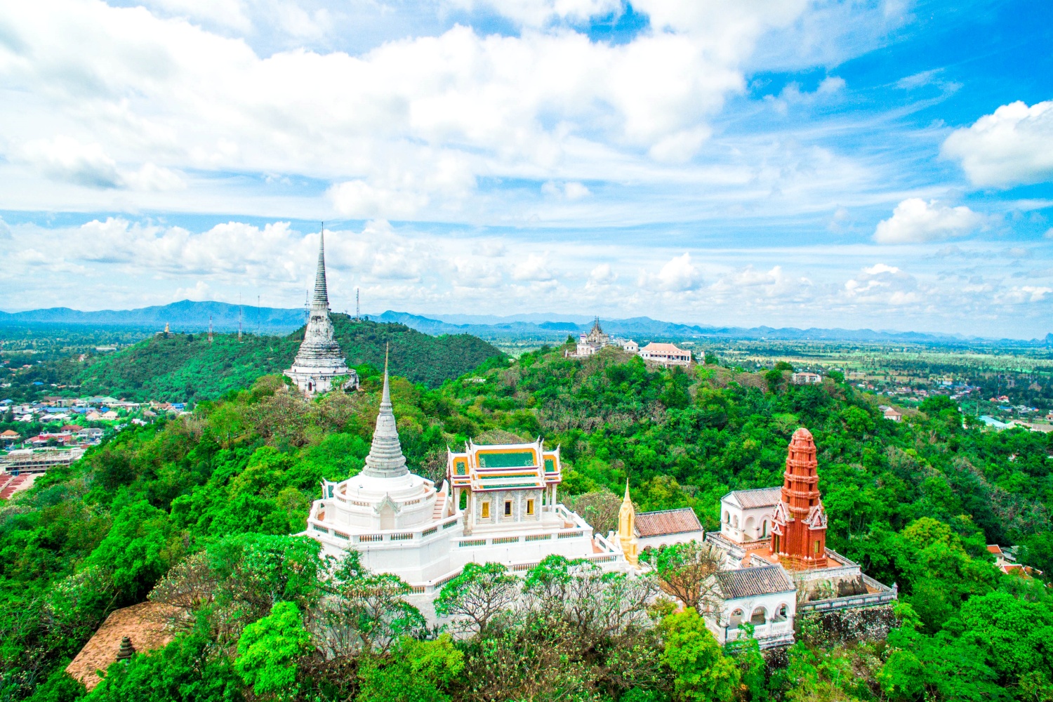 https://mdw-travel-data-us-east-1.s3.amazonaws.com/img/country/Thailand/Wang-Hin-Bay/img_00.jpg