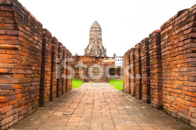 https://mdw-travel-data-us-east-1.s3.amazonaws.com/img/country/Thailand/Wat-Chaiwatthanaram/img_02.jpg