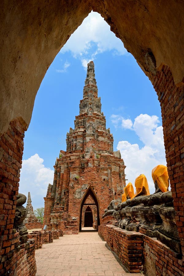 https://mdw-travel-data-us-east-1.s3.amazonaws.com/img/country/Thailand/Wat-Chaiwatthanaram/img_03.jpg