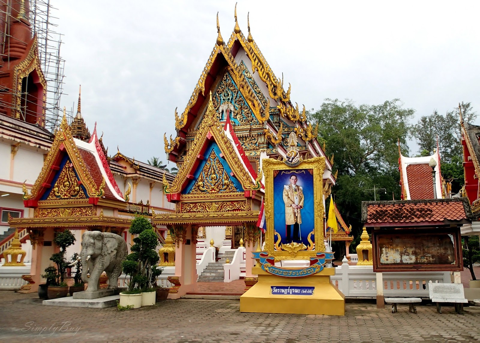 https://mdw-travel-data-us-east-1.s3.amazonaws.com/img/country/Thailand/Wat-Chang-Hai/img_02.jpg