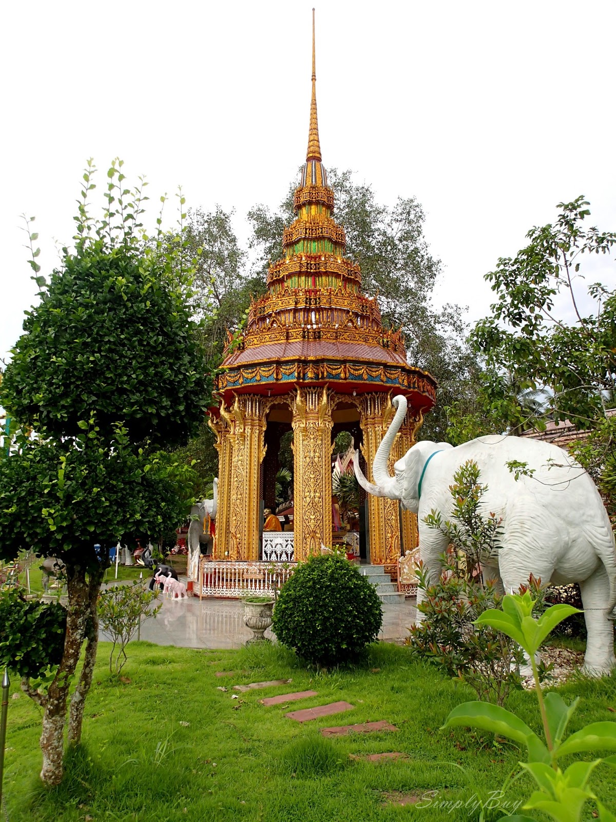 https://mdw-travel-data-us-east-1.s3.amazonaws.com/img/country/Thailand/Wat-Chang-Hai/img_03.jpg