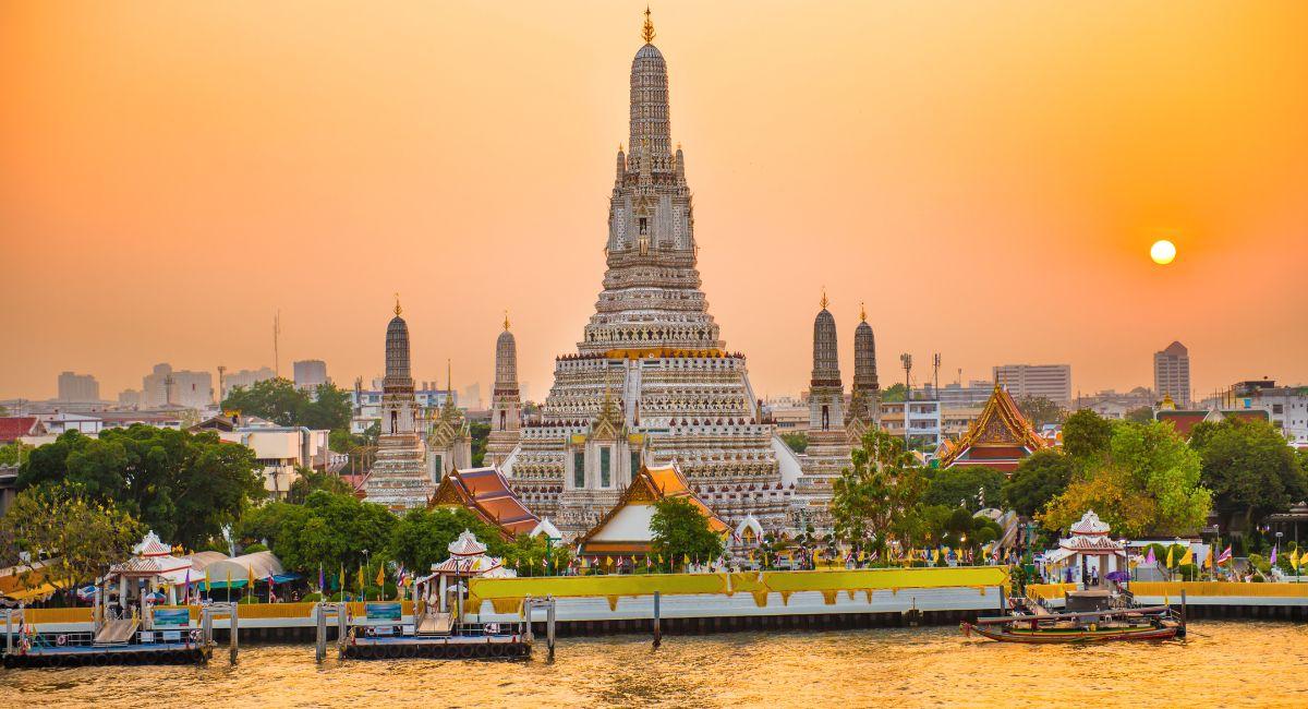 https://mdw-travel-data-us-east-1.s3.amazonaws.com/img/country/Thailand/Wat-Chao-Ram/img_03.jpg