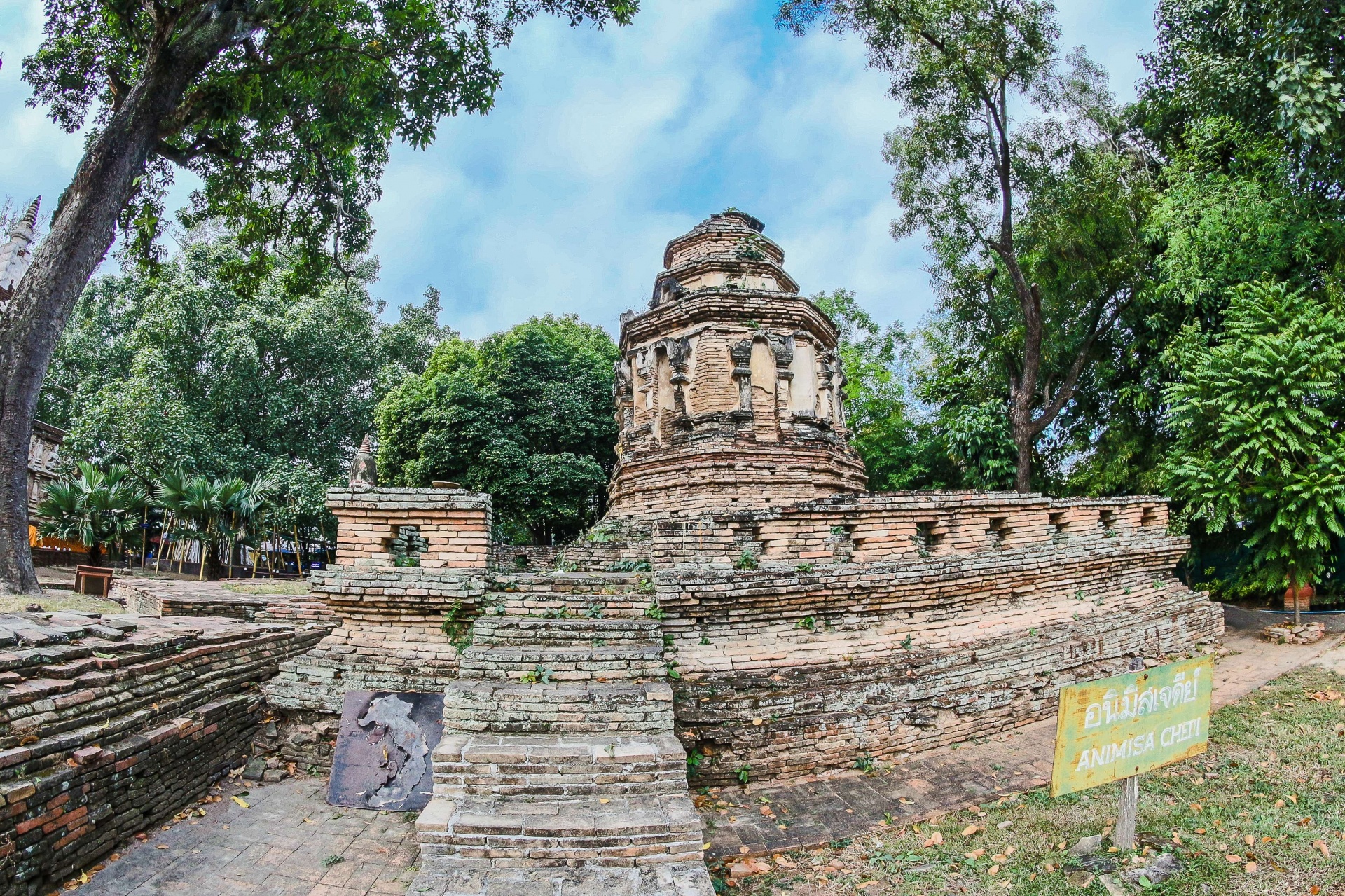 https://mdw-travel-data-us-east-1.s3.amazonaws.com/img/country/Thailand/Wat-Chet-Yot--Wat-Maha-Photharam-/img_02.jpg